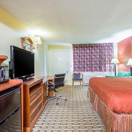 Bonifay Rodeway Inn מראה חיצוני תמונה