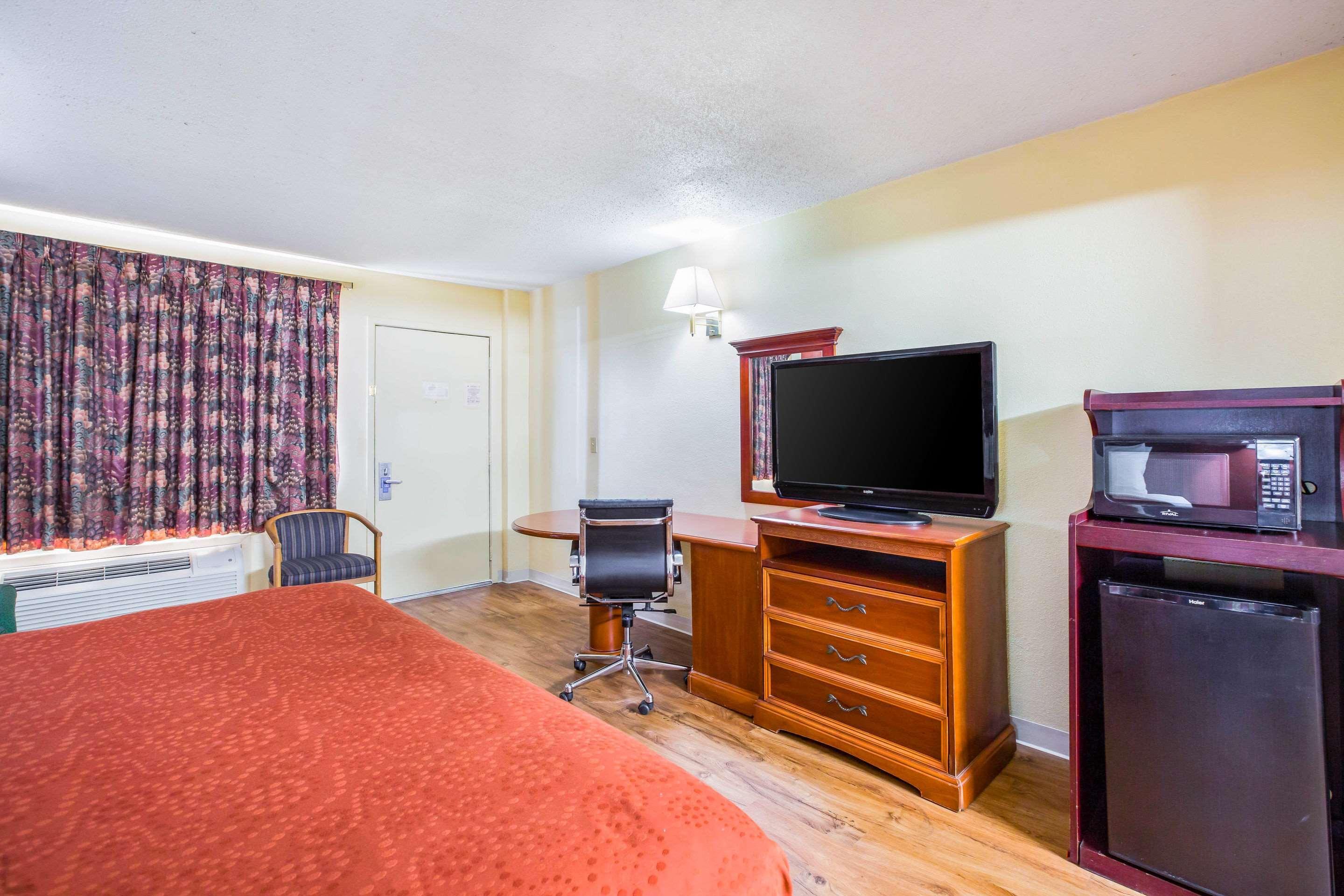 Bonifay Rodeway Inn מראה חיצוני תמונה
