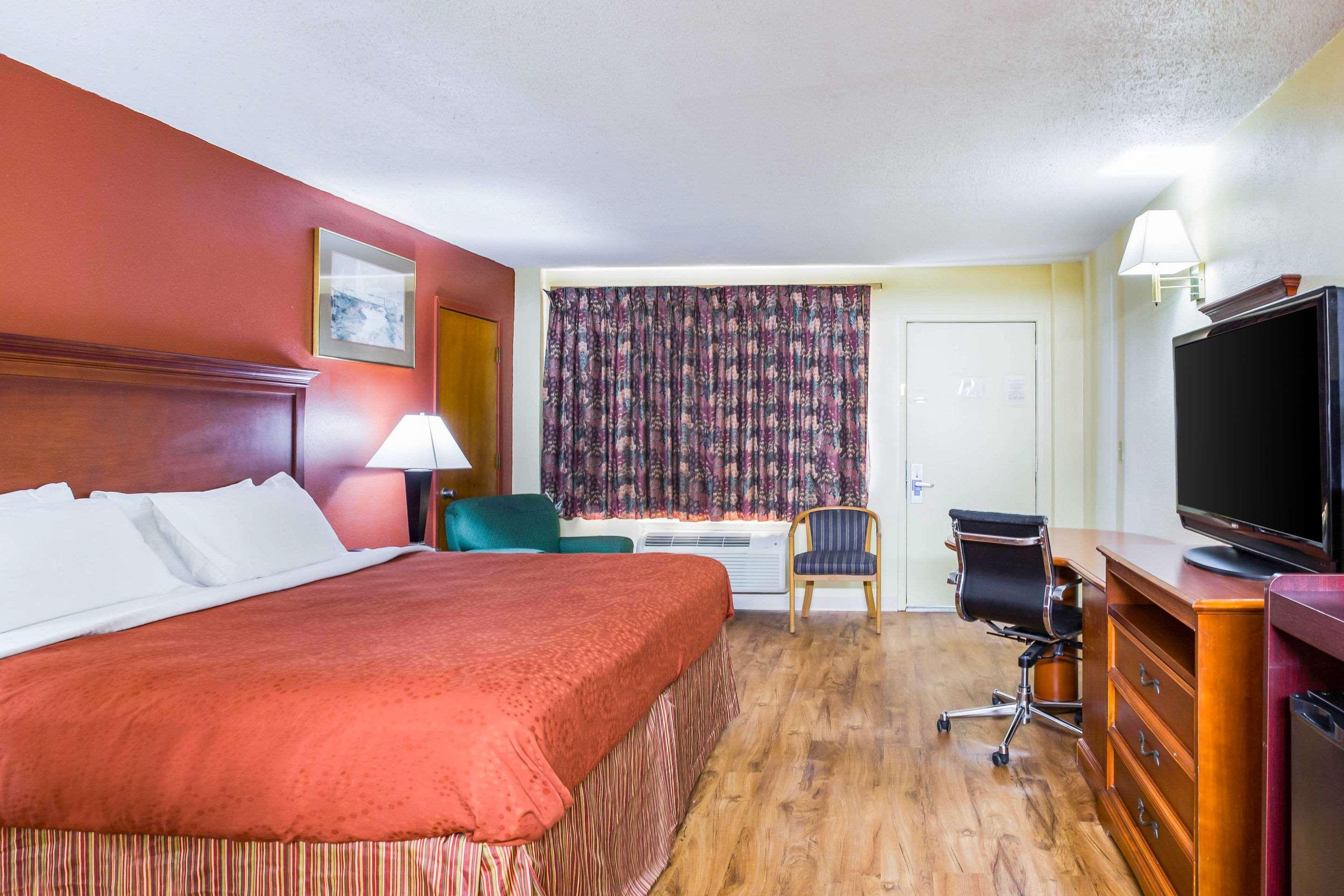 Bonifay Rodeway Inn מראה חיצוני תמונה
