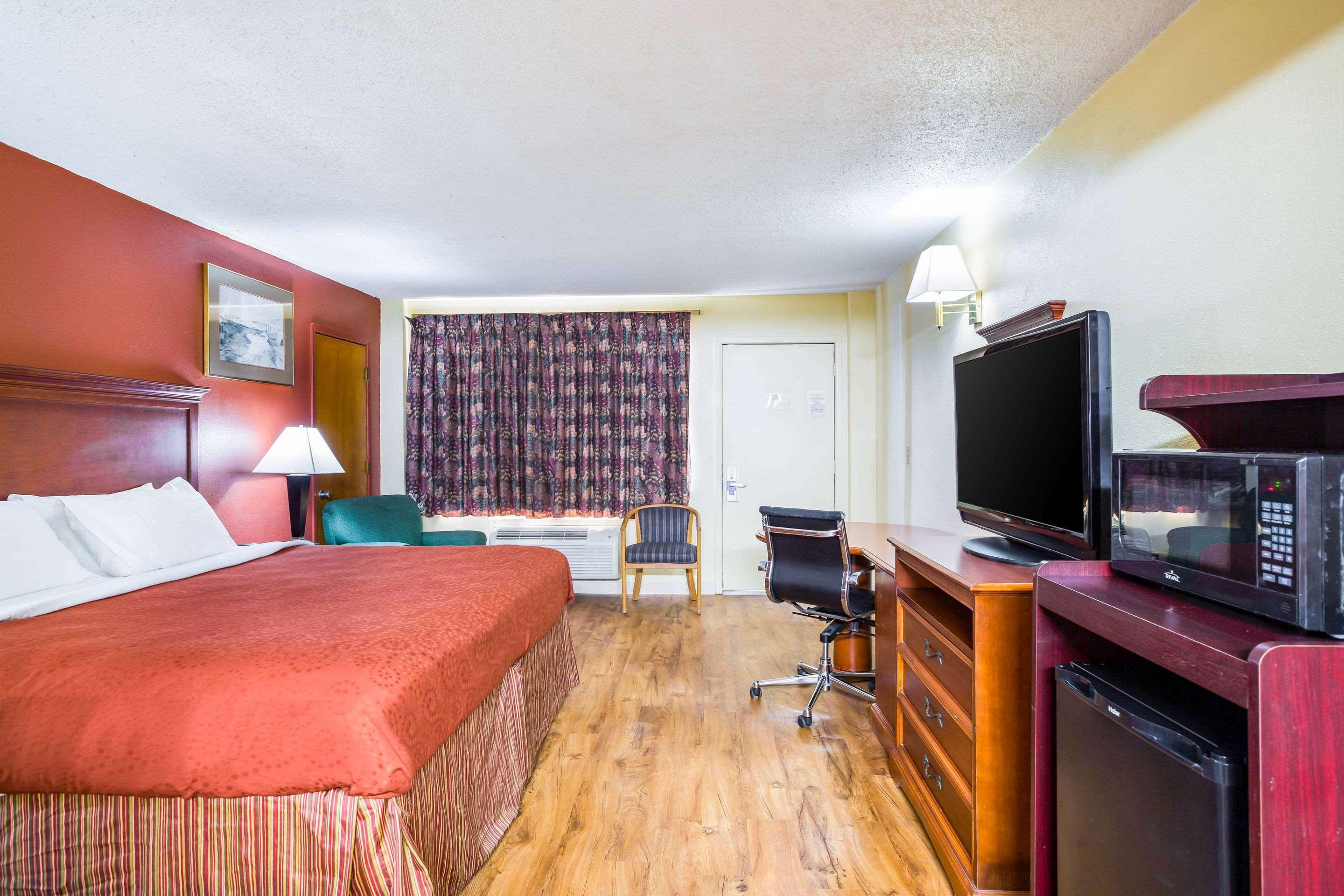 Bonifay Rodeway Inn מראה חיצוני תמונה