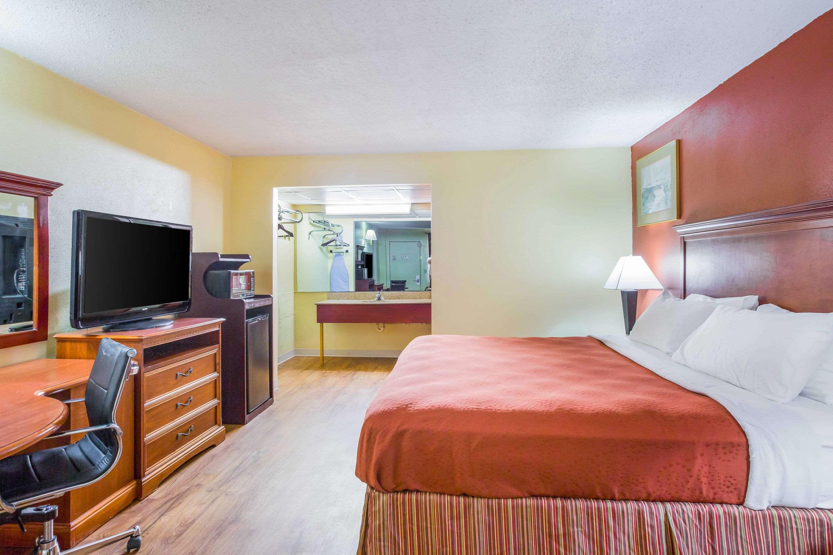 Bonifay Rodeway Inn מראה חיצוני תמונה