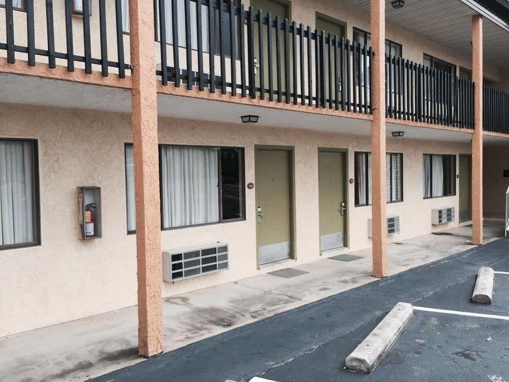 Bonifay Rodeway Inn מראה חיצוני תמונה